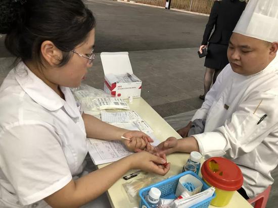 江西南昌县爱心献血传递真情,南昌爱心人士捐赠绿地铂瑞酒店