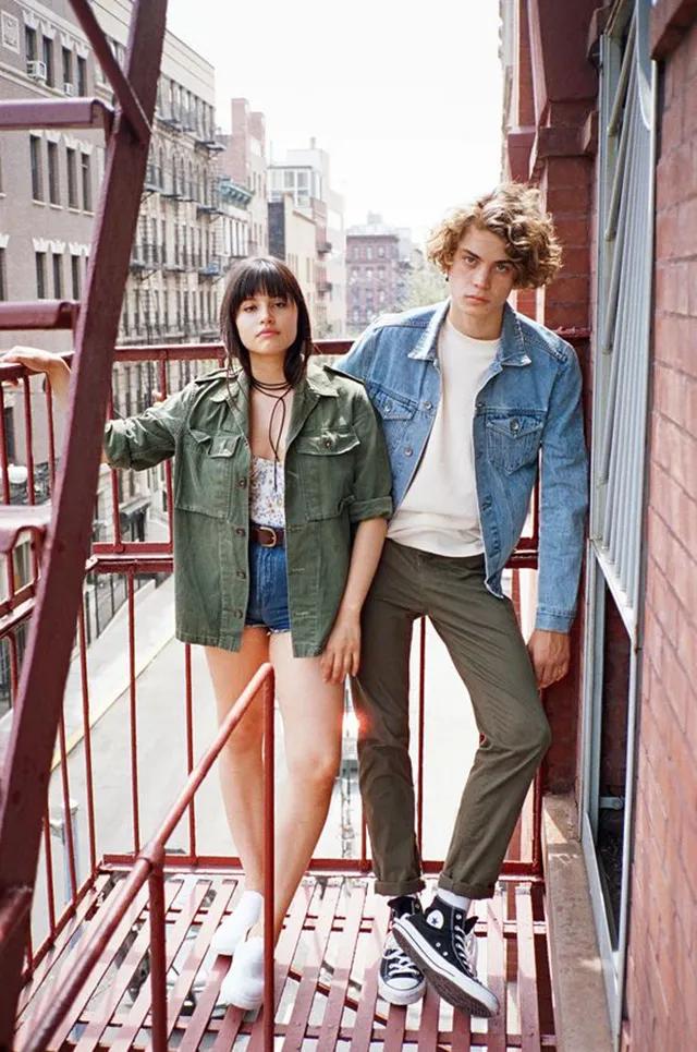 情侣必看！让人看了直呼好想谈恋爱的情侣穿搭和拍照技巧