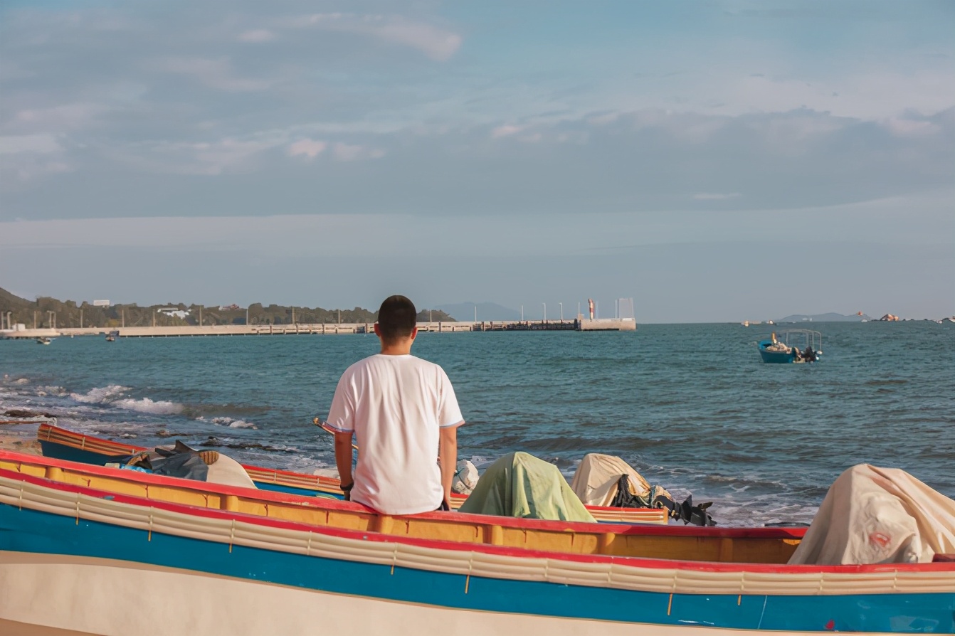 我最喜欢的地方海南三亚,三亚早晨的海滩