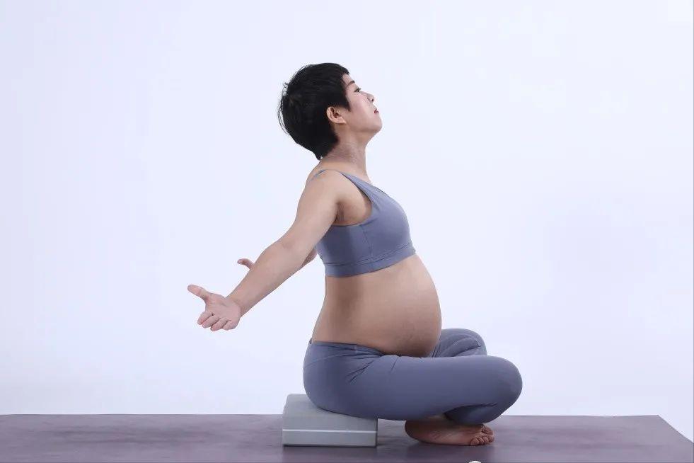 一整天呕吐是什么原因,一整天打嗝恶心想吐怎么办