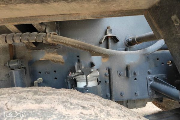 自卸车液压自动下降怎么办,自卸车液压系统混入空气怎么办