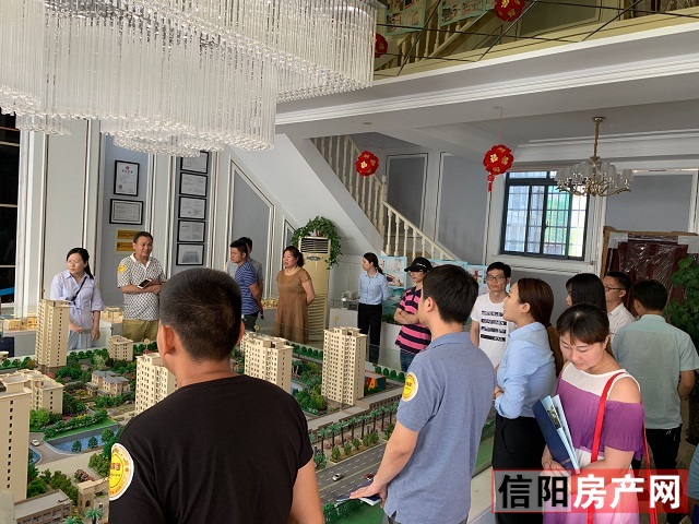 购房销售中心爆满,爆满的售楼部