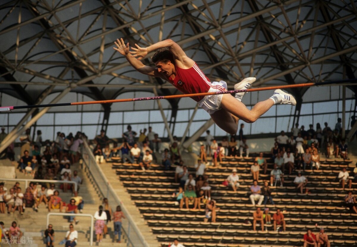 是谁打破了布勃卡的纪录,破了4次世界纪录
