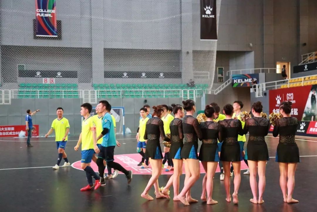 大五赛场上的最美校花，快来投票给湖北大学啦啦队长周丹妮