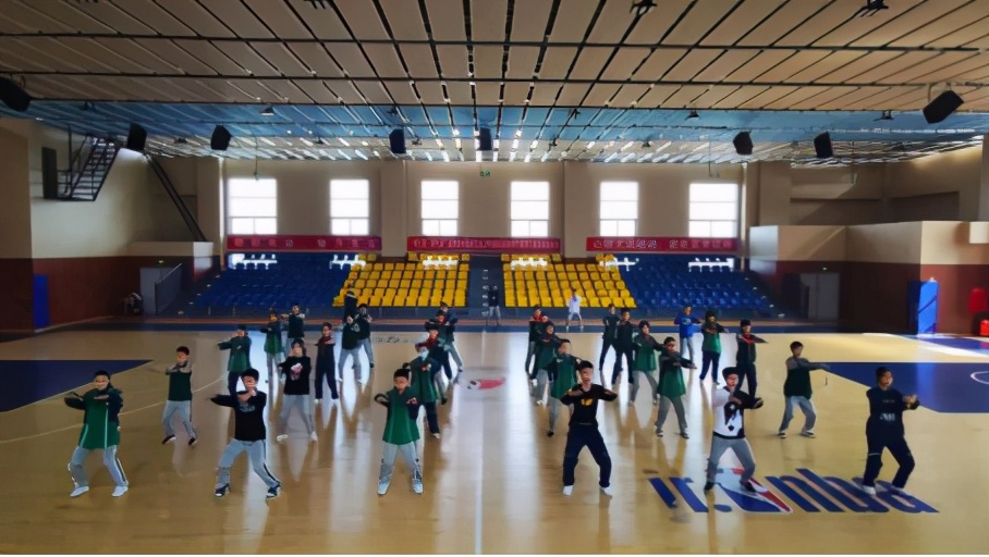 包揽多项市级一等奖!打造“武术特色课程”,实外五龙山蓄势待发