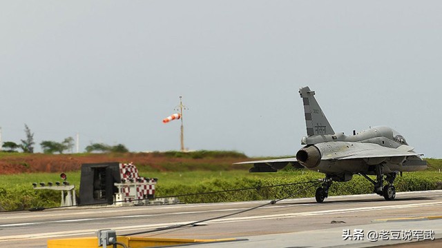 印度lca光辉战机服役了吗,lca光辉战机