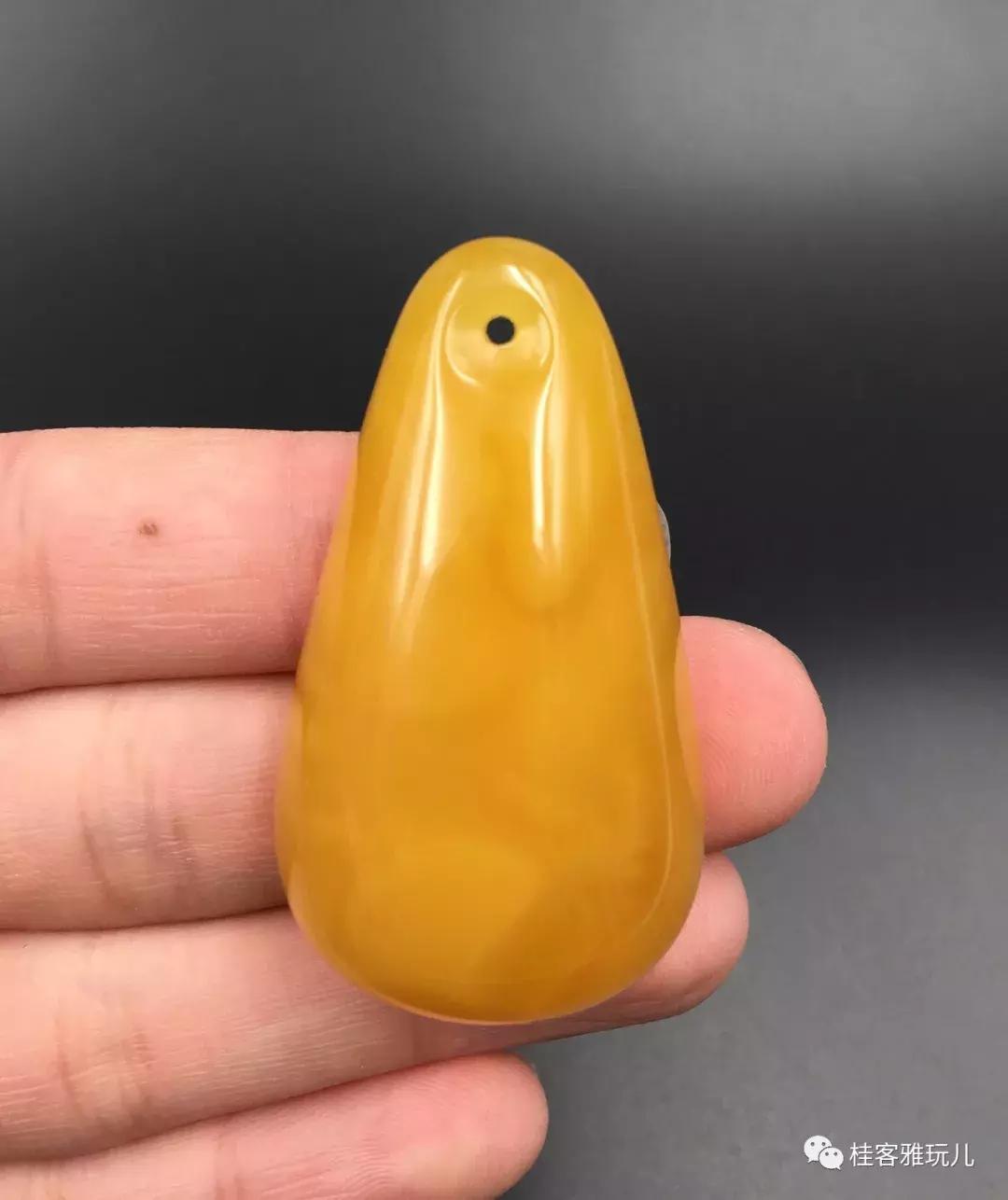 如何鉴定琥珀蜜蜡的真伪,玛瑙琥珀蜜蜡有什么区别