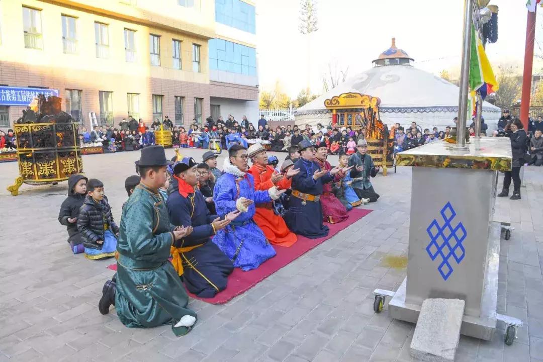 蒙古族小年祭火仪式,蒙古族祭火仪式一般几点开始