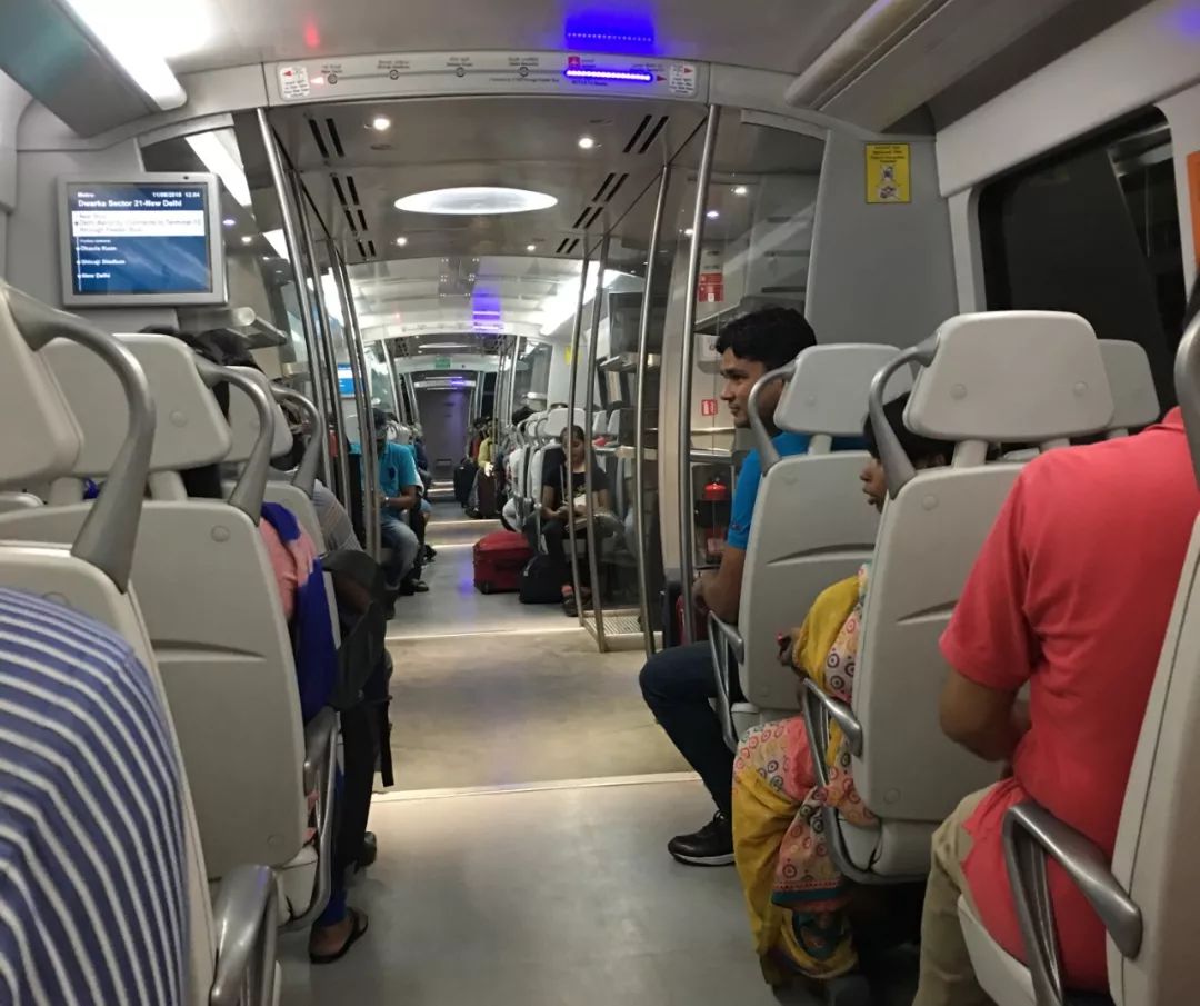 《遇·见》|初到印度-大国机场金碧辉煌小巷摊贩变相营销