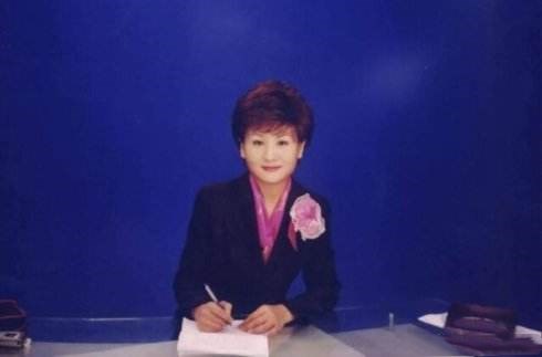 著名主持人嫁到美国遭虐待,央视女主持人嫁美国遭家暴