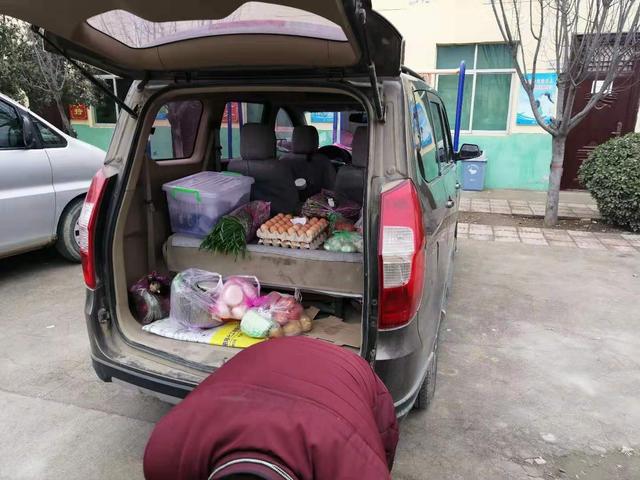 隔离疫情不隔爱守望相助暖人心,隔离病毒不隔爱居家隔离亦温暖