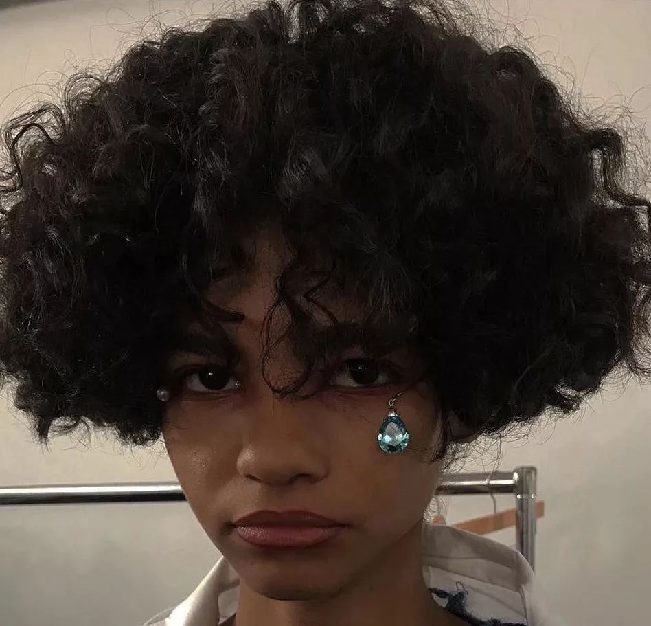 比起Ambush处了什么“对象”，我更关心这些小众配饰何时上新！