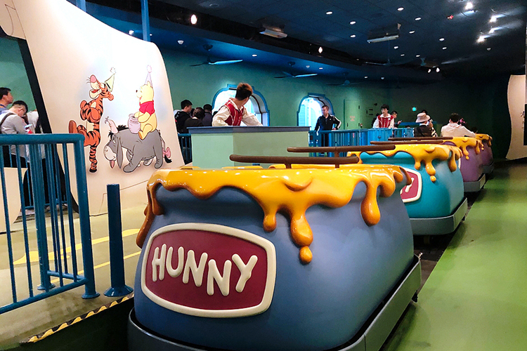 上海迪士尼之旅极速光轮,上海迪士尼项目七个小矮人