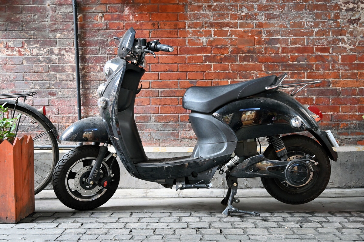 电动车电池以旧换新多少钱合适?师傅告诉你旧电池实价,防止被坑