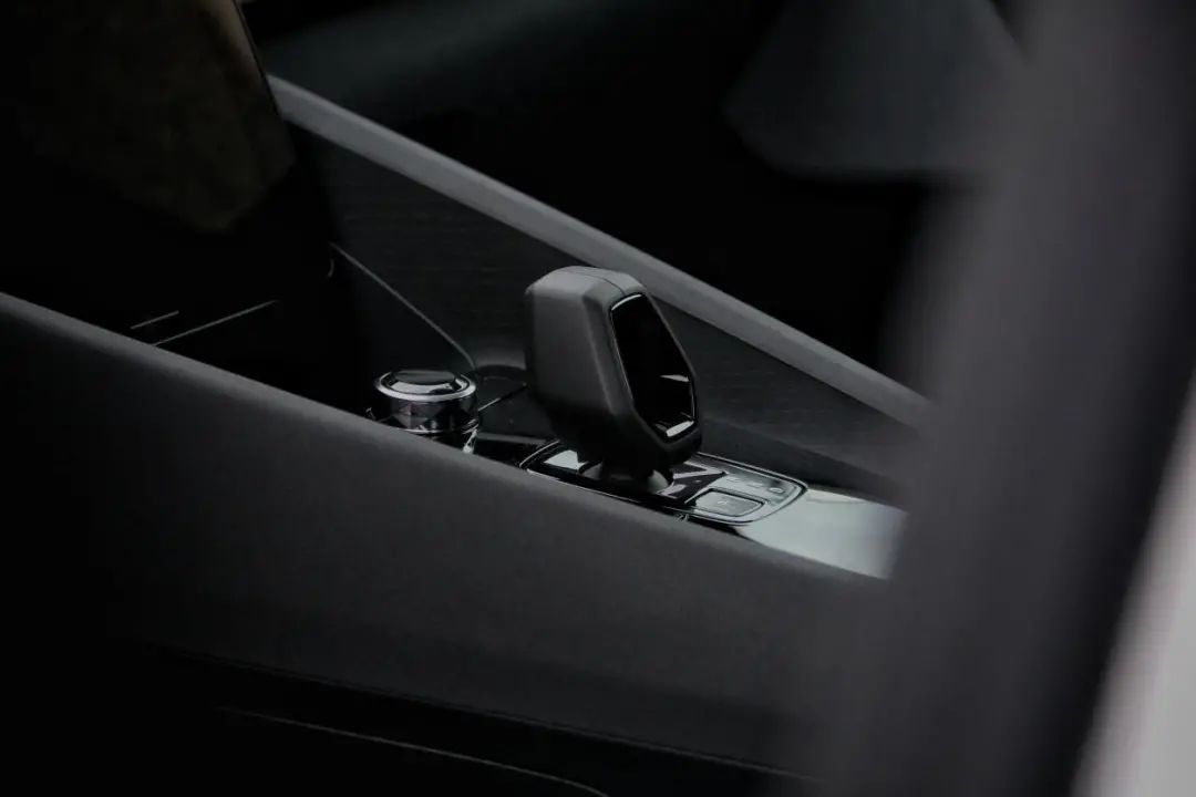 极星2最新试驾视频,预约试驾极星2