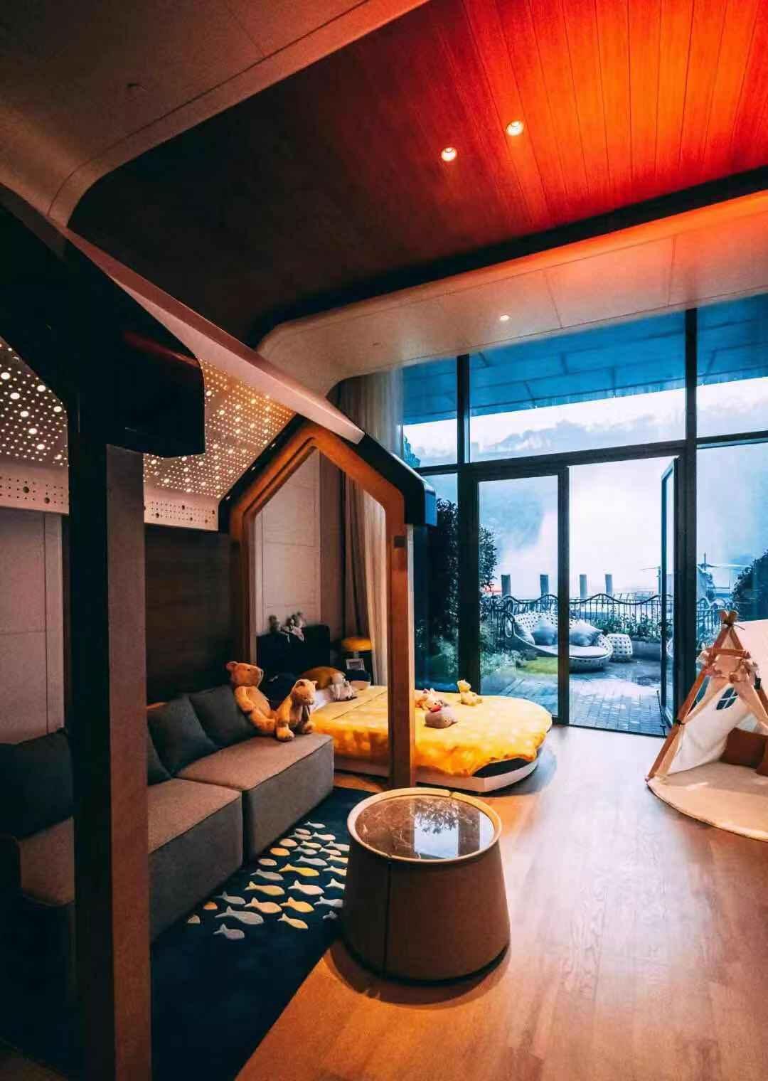 上海佘山世茂深坑全景,上海世茂深坑秘境主题乐园