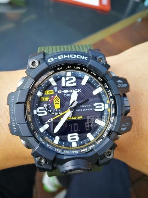 网友晒自己微信好友数量,网友晒1300手表