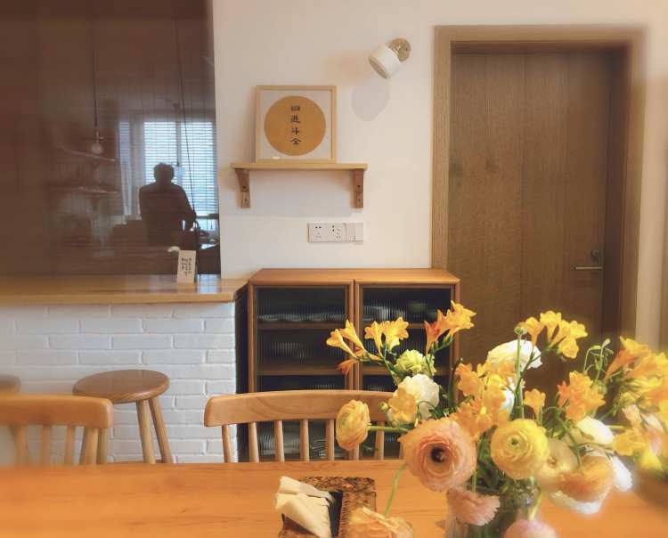 70平两室小户型,原木色的日式小清新,让家更温馨