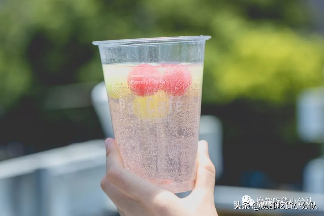 港式鸳鸯奶茶星巴克,星巴克的甜品推荐是什么样的呢