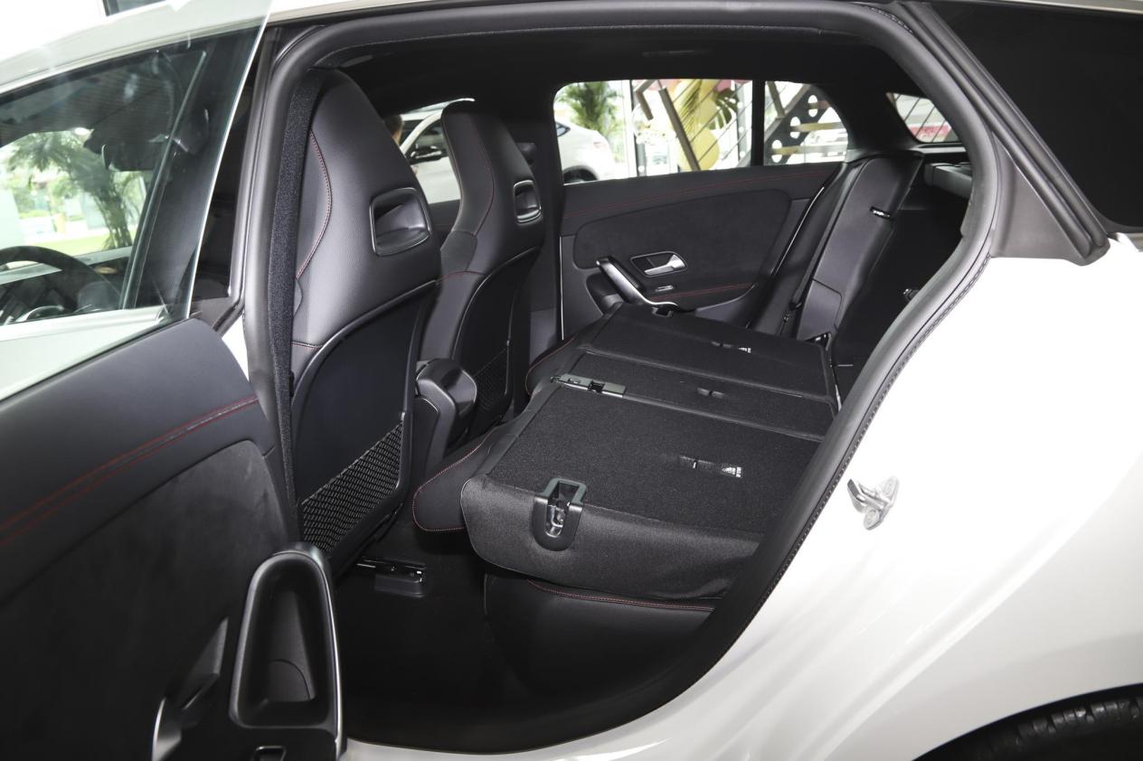 奔驰CLA200座椅,奔驰cla200座椅全包