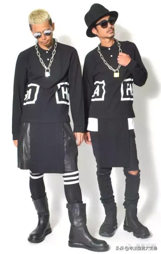 你以为你有双鞋就是潮男吗,你以为一身名牌衣服就是有钱人吗