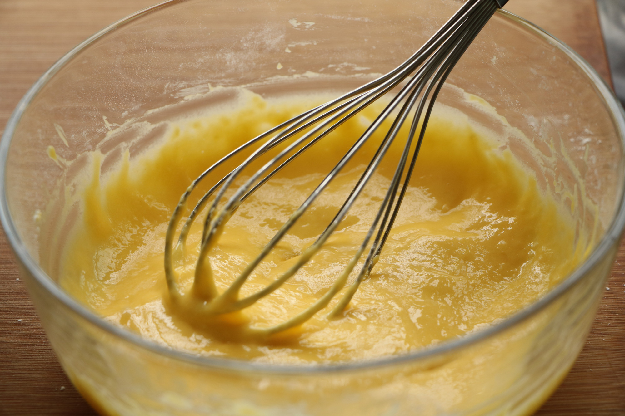 鸡蛋面粉这样做太好吃了，不用烤箱平底锅就搞定，无油无水超解馋