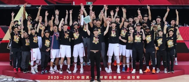 广东队庞启蒙谈辽篮战术,辽宁队郭士强布置战术