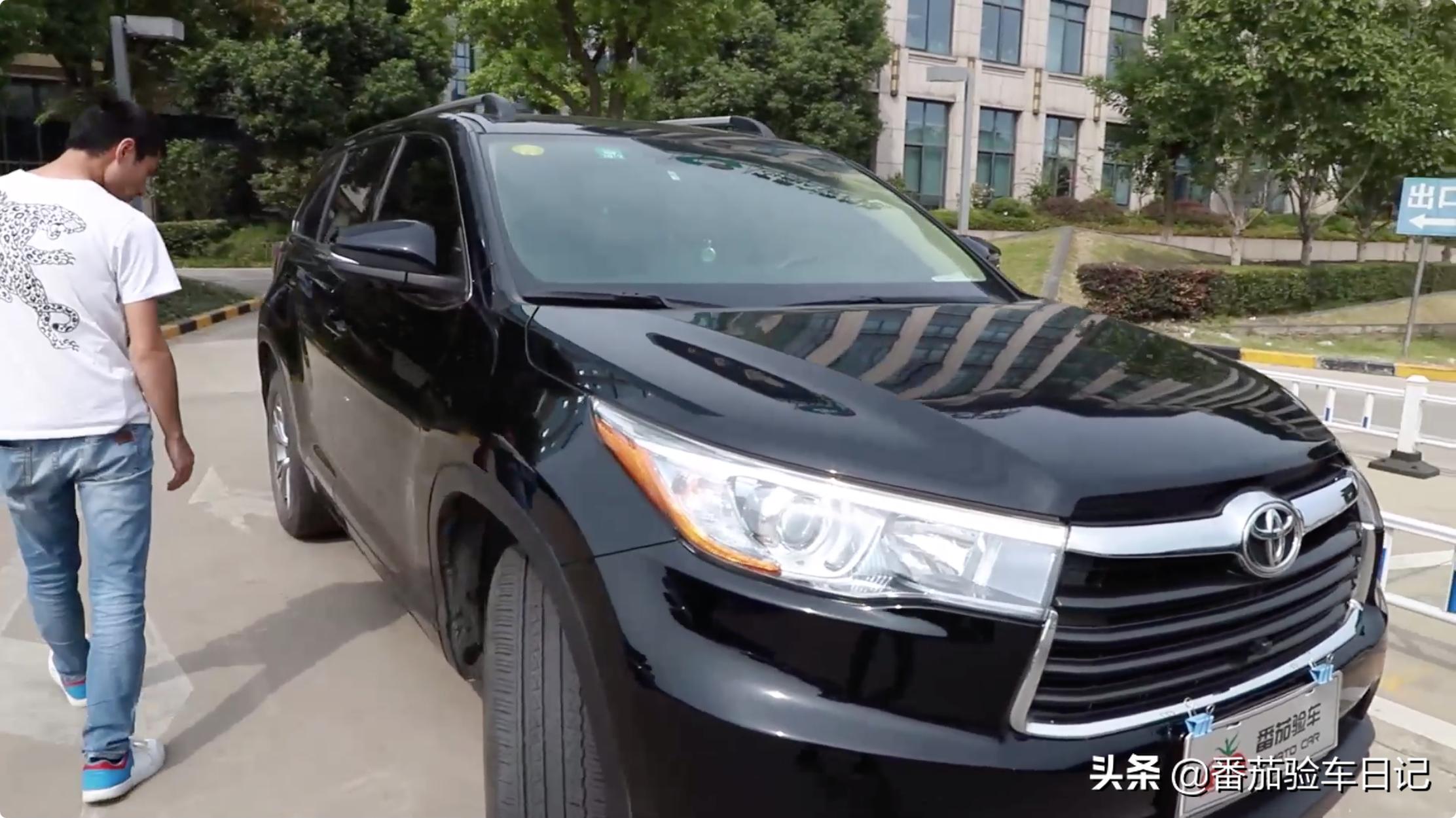 帮客户检测不到两年的丰田汉兰达，价格略高但是车况很值