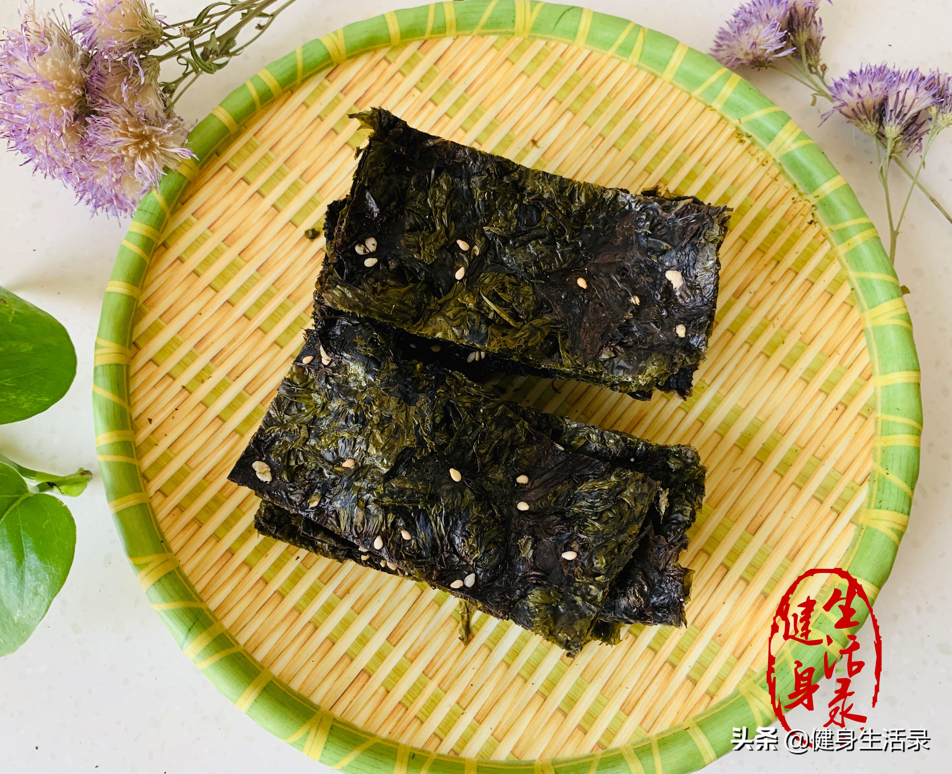 在家做零食,紫菜秒变海苔,酥脆掉渣儿,入口即化,比买的划算