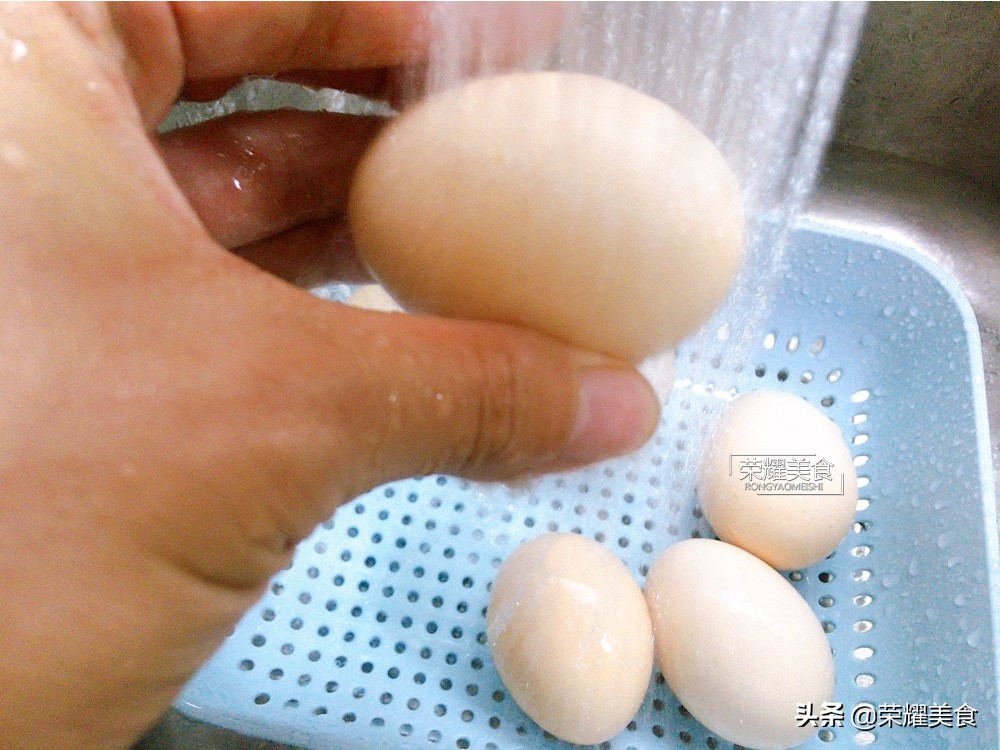 茶叶蛋很香吃起来更香,茶叶蛋很香但是不咸