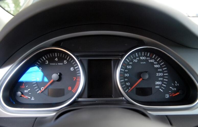 15万公里的奥迪q7容易出问题吗,车主花近80万买奥迪q7乞丐版