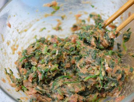荠菜饺子馅怎么调最好吃最快,荠菜饺子馅怎么调比较嫩