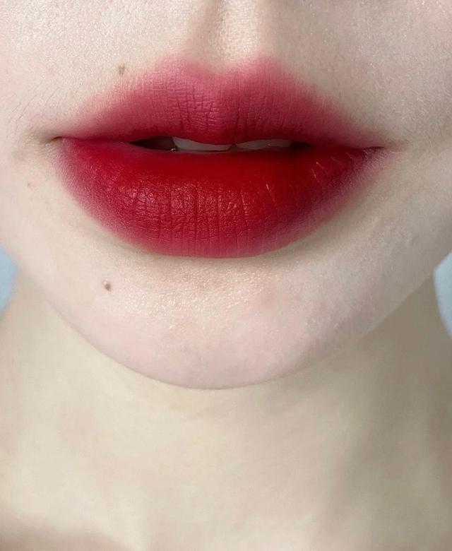 2021年圣诞娇兰53号试色,2022娇兰热门色号推荐