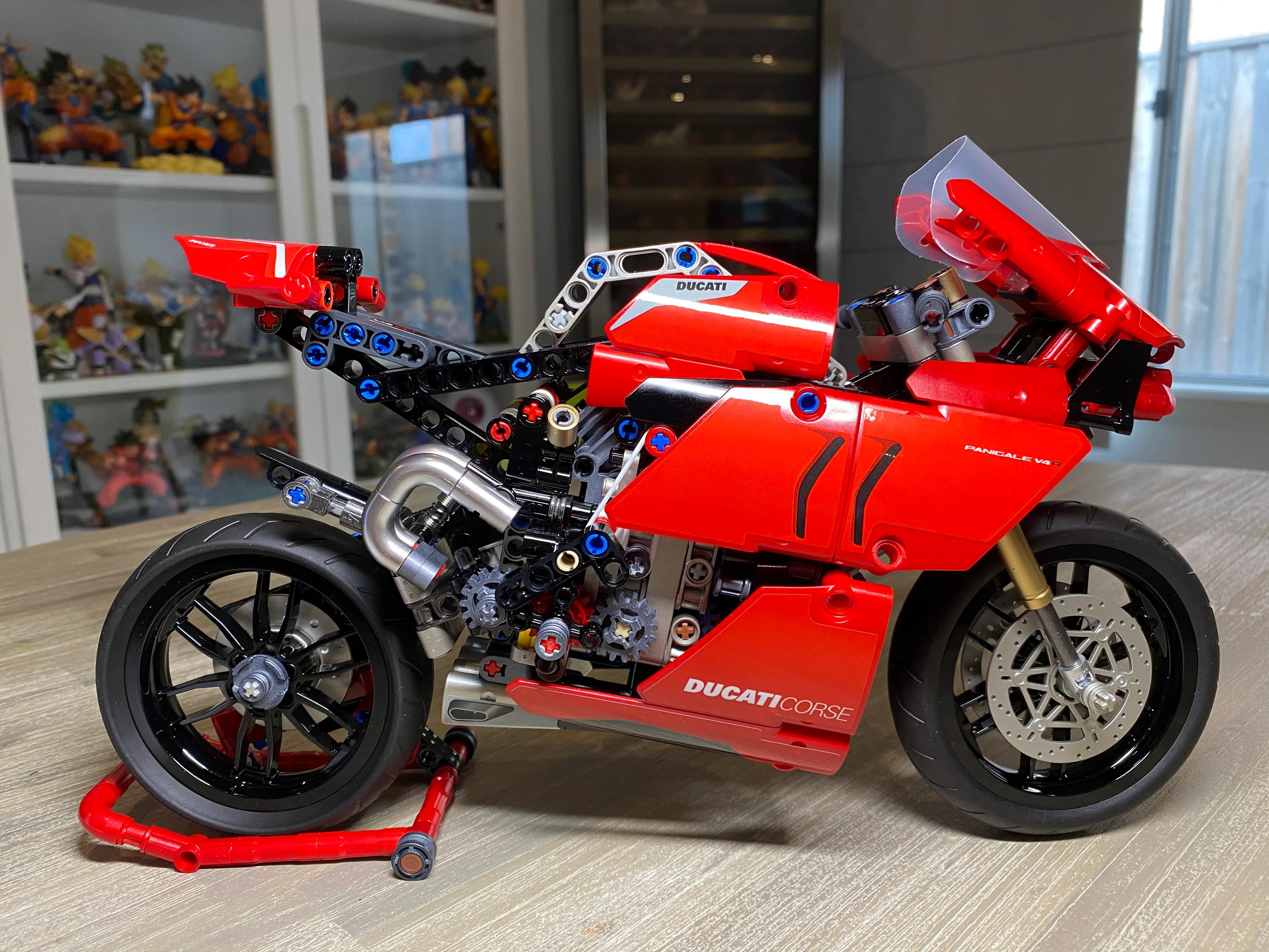 乐高杜卡迪摩托车 (乐高杜卡迪有贴纸吗)