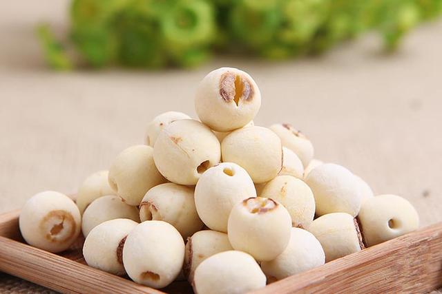 煮粥莲子,煮粥时咋去莲子苦味