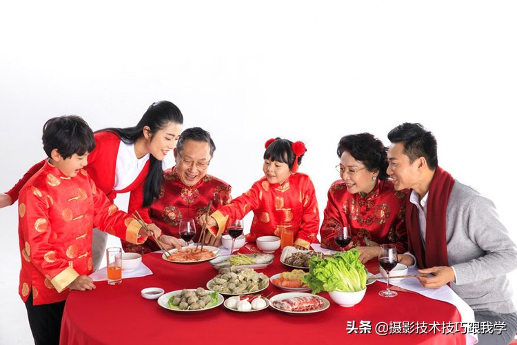新年是团聚的时刻,全家福的拍摄技巧你可得学会