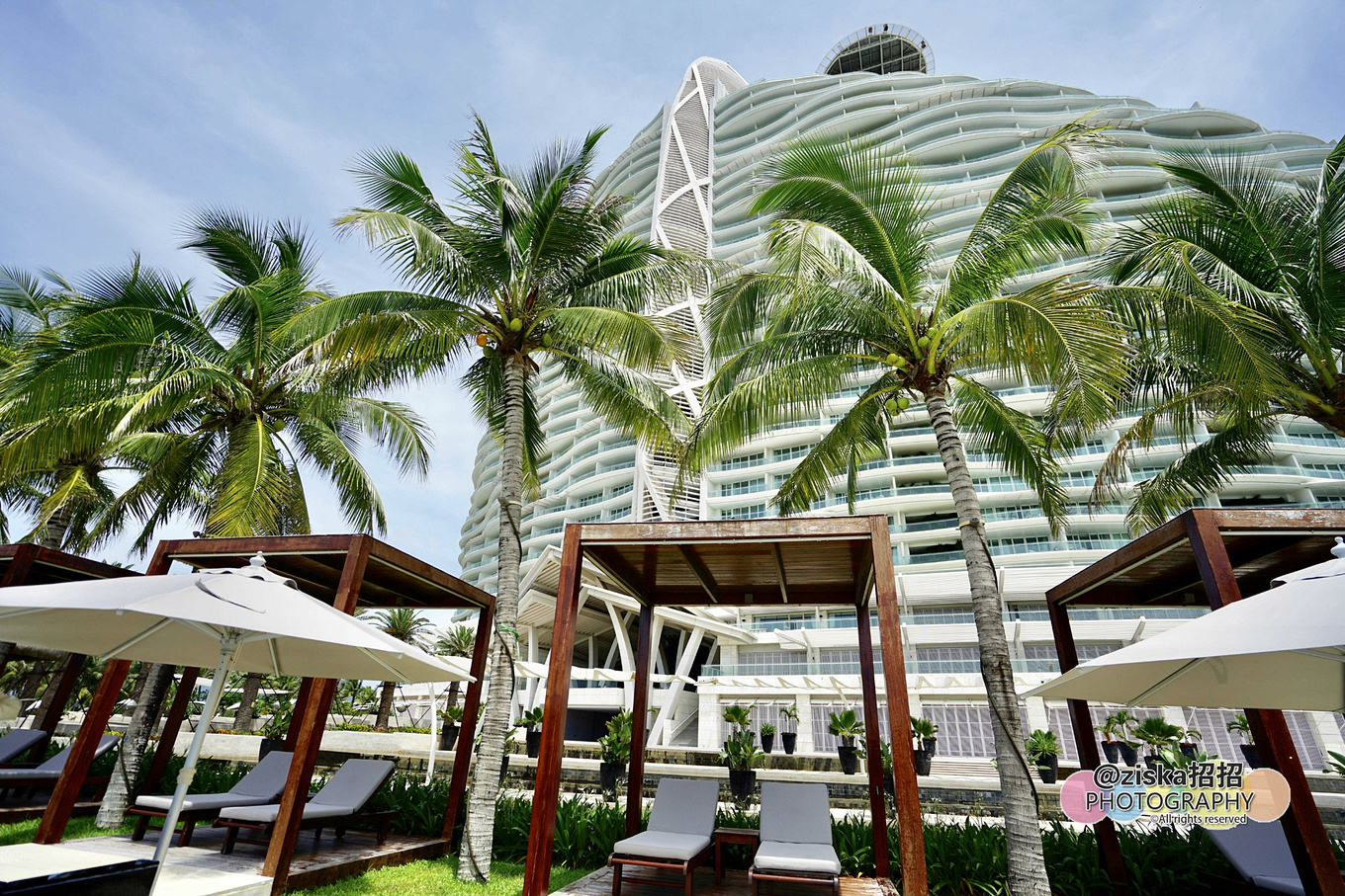 杨紫给李现分享旅游景点,现实生活中李现和杨紫到三亚旅游