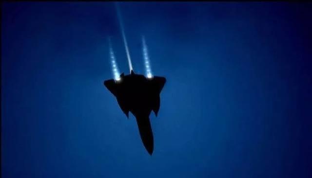 导弹精准击中敌方目标原理,导弹击中移动目标