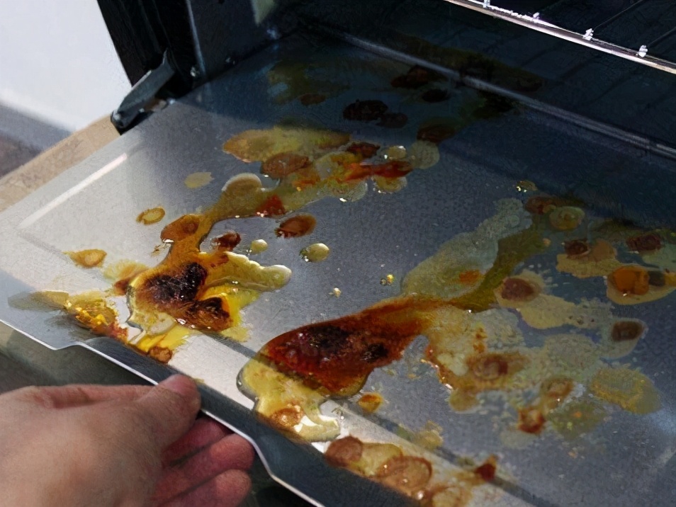 烤箱顽固油渍怎么去除,烤箱油渍时间长了怎么洗掉