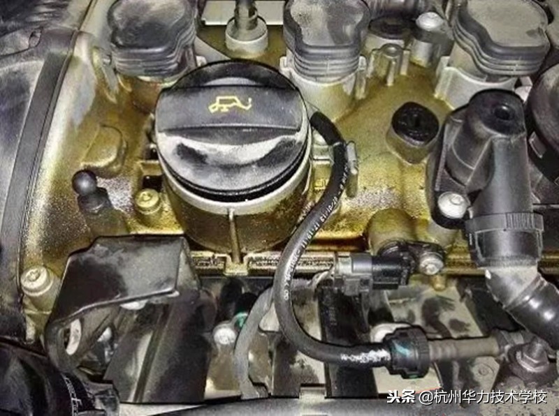 发动机漏油补漏小妙招,发动机漏油检查方法