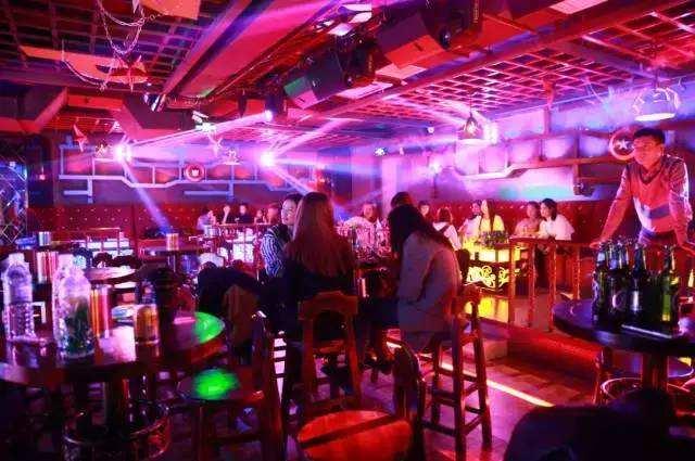 纽约酒吧烈酒,纽约白酒鸡尾酒