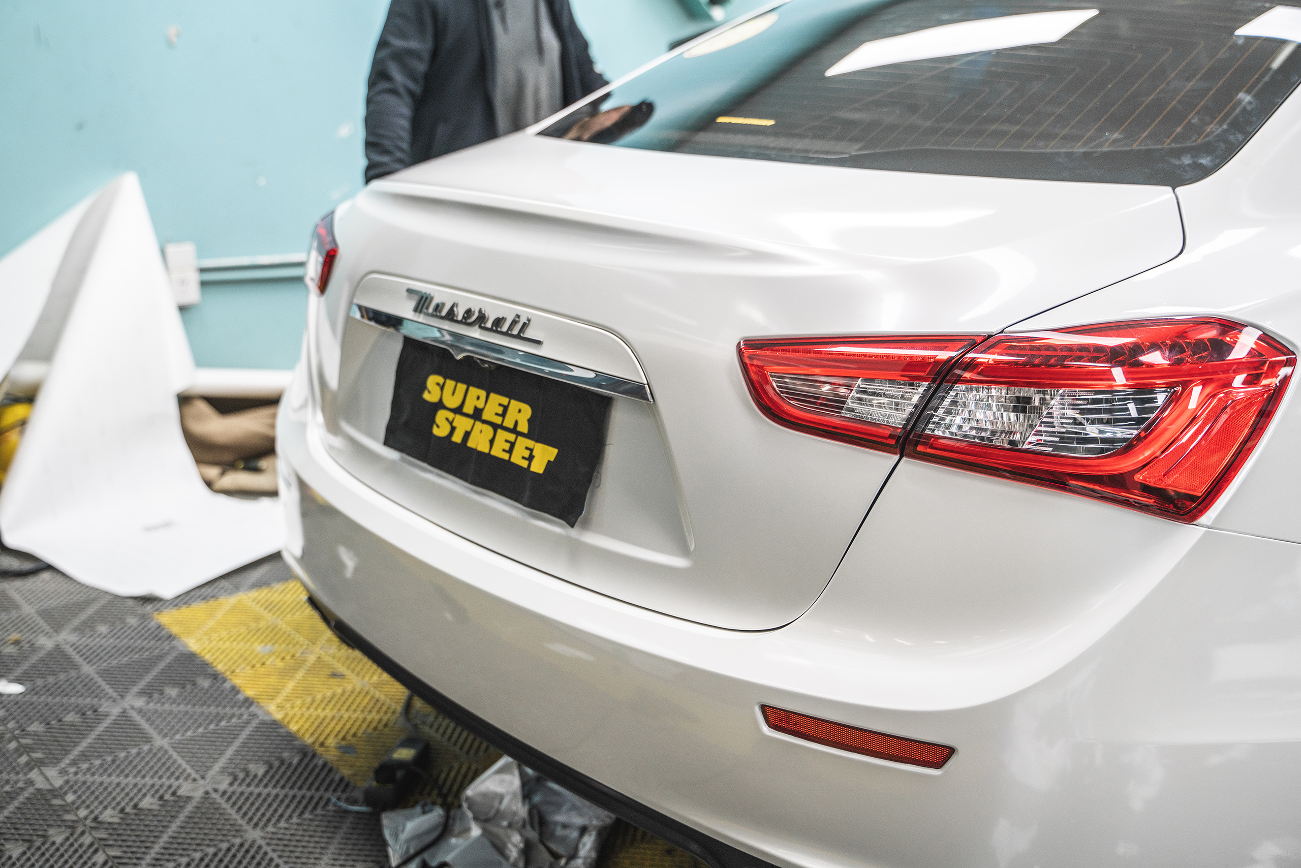 玛莎拉蒂吉博力汽车贴膜改色,superstreet改装