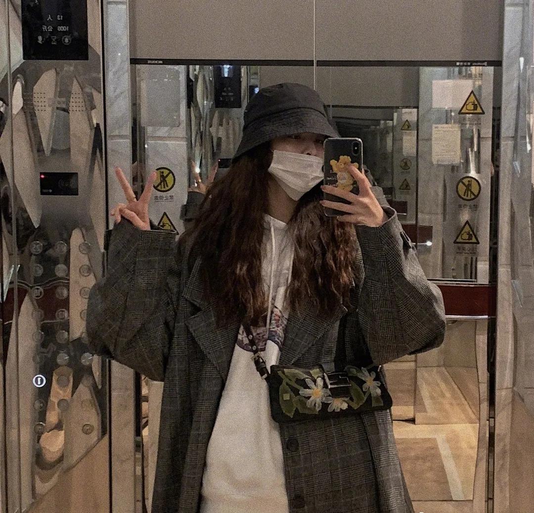 想要自拍可以弄什么动作,想自拍怎么拍好看呢