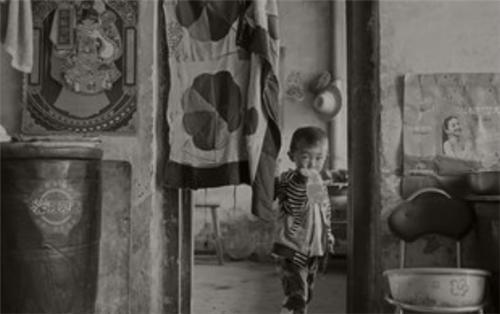 陕西恶魔彭妙计落网记：16岁把自己母亲拐卖到江苏，一年连杀77人