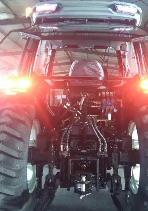 悍沃2304拖拉机耕地视频,悍沃拖拉机2204怎么样