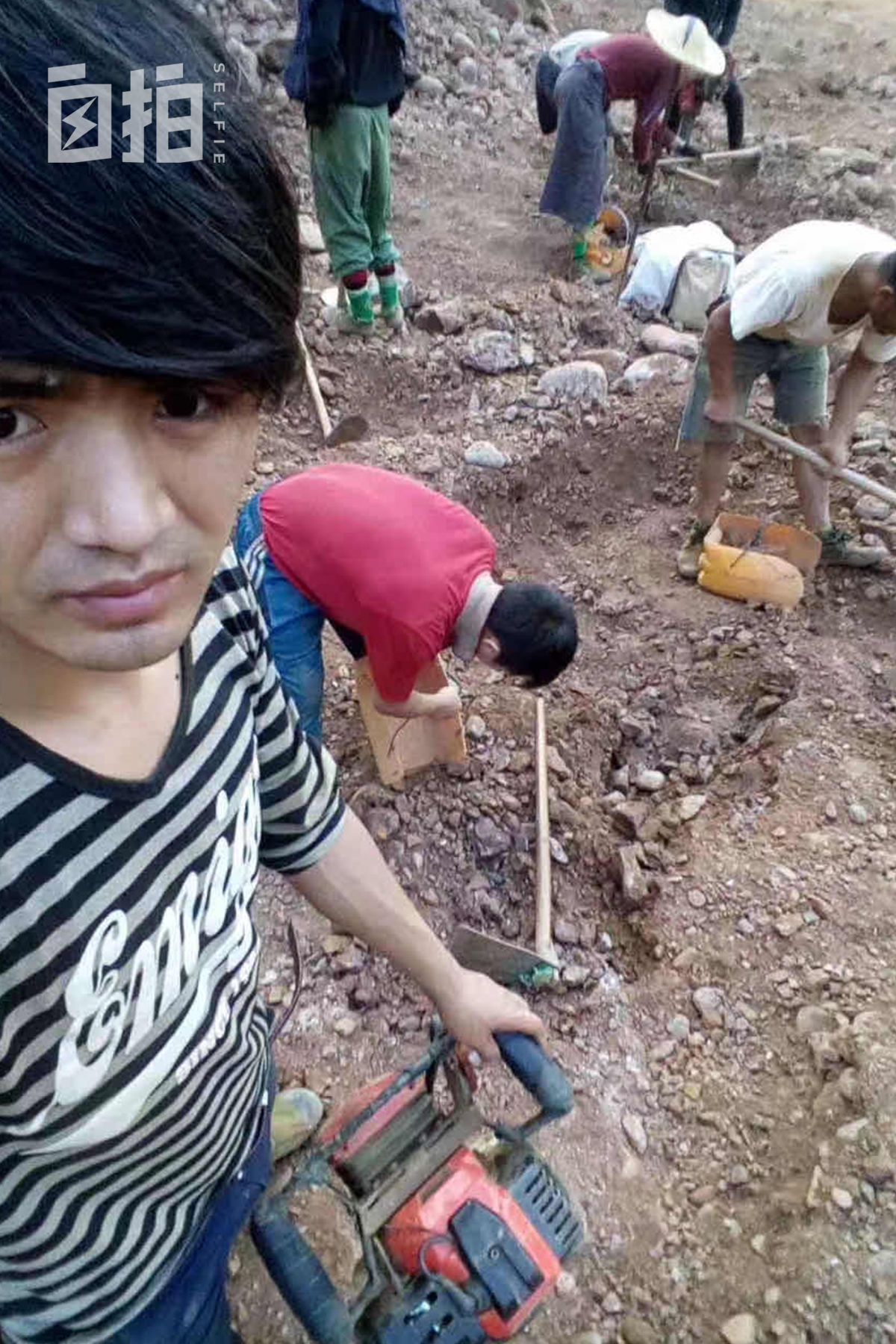 我15岁开始拿命换钱，现在每个月挣5万，亲眼看见身边人惨死