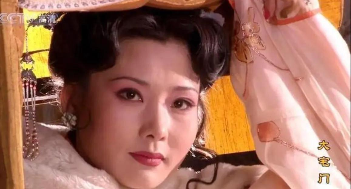 明星整容和不整容老去有什么区别,自然老去和整容明星的对比