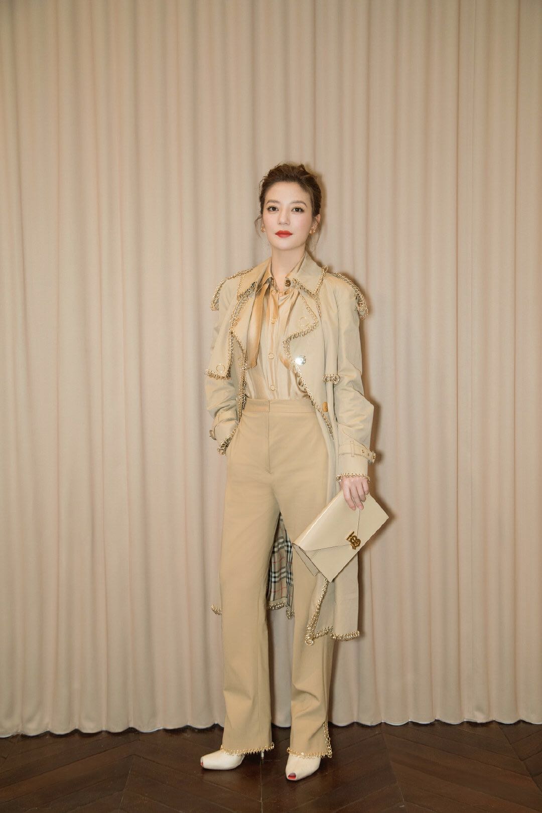 赵薇麻花辫发型,赵薇的各种发型