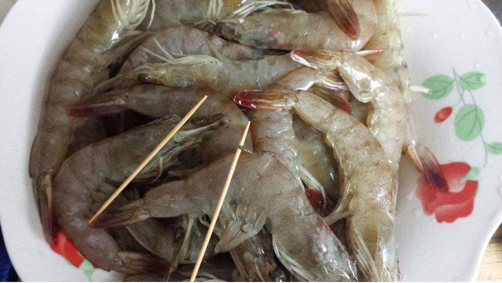 挑虾线除了牙签还能用什么,虾线除了用牙签挑还能用什么挑