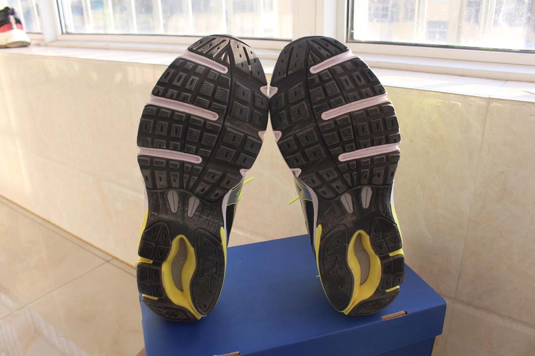 跑鞋入门推荐400元左右耐穿,适合跑步新手入手的跑鞋经济实惠